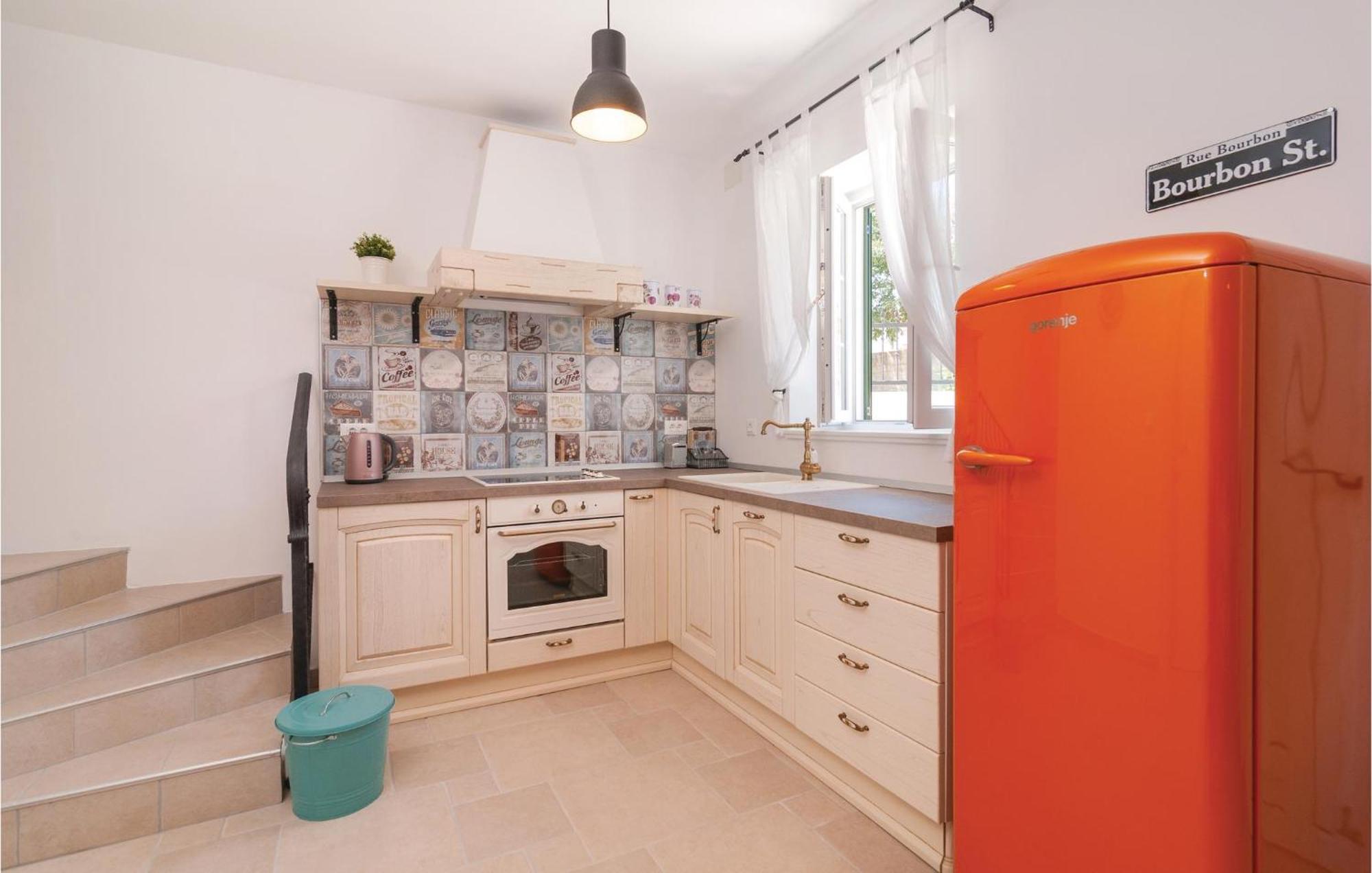 Stunning Home In Primosten With Kitchen מראה חיצוני תמונה