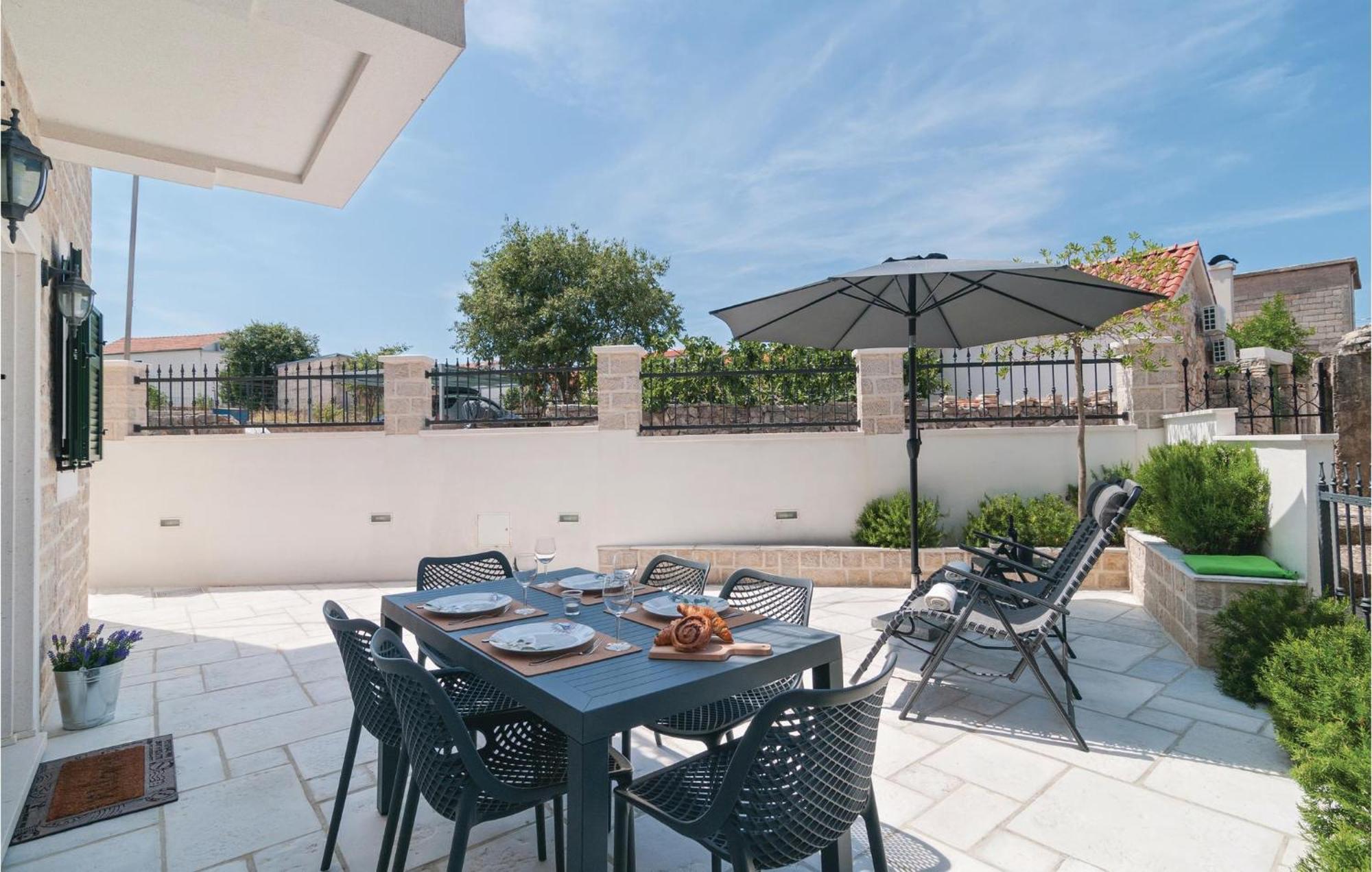 Stunning Home In Primosten With Kitchen מראה חיצוני תמונה