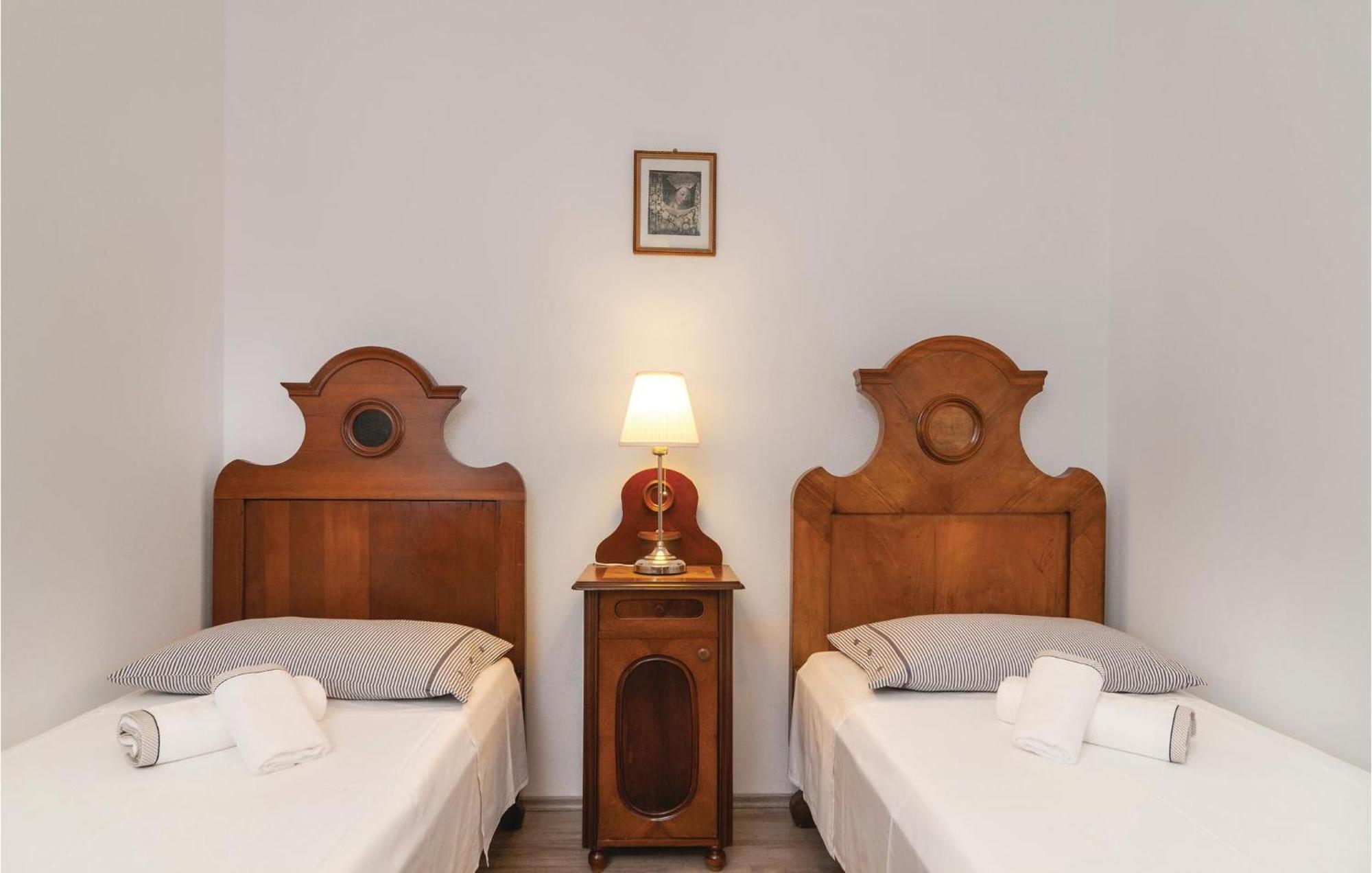 Stunning Home In Primosten With Kitchen מראה חיצוני תמונה