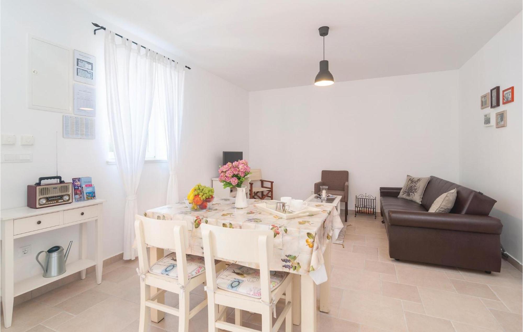 Stunning Home In Primosten With Kitchen מראה חיצוני תמונה