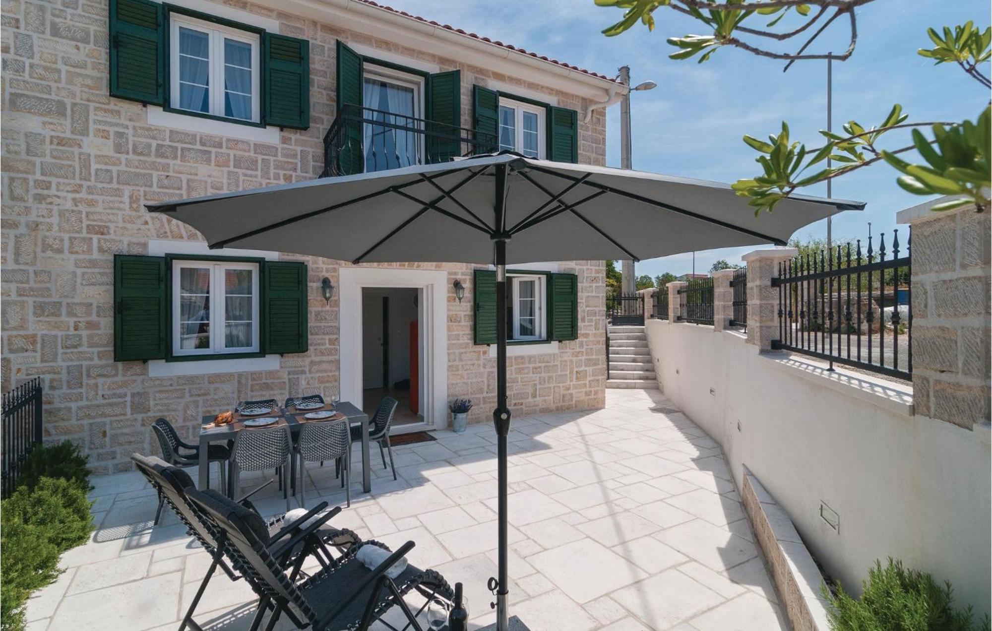 Stunning Home In Primosten With Kitchen מראה חיצוני תמונה